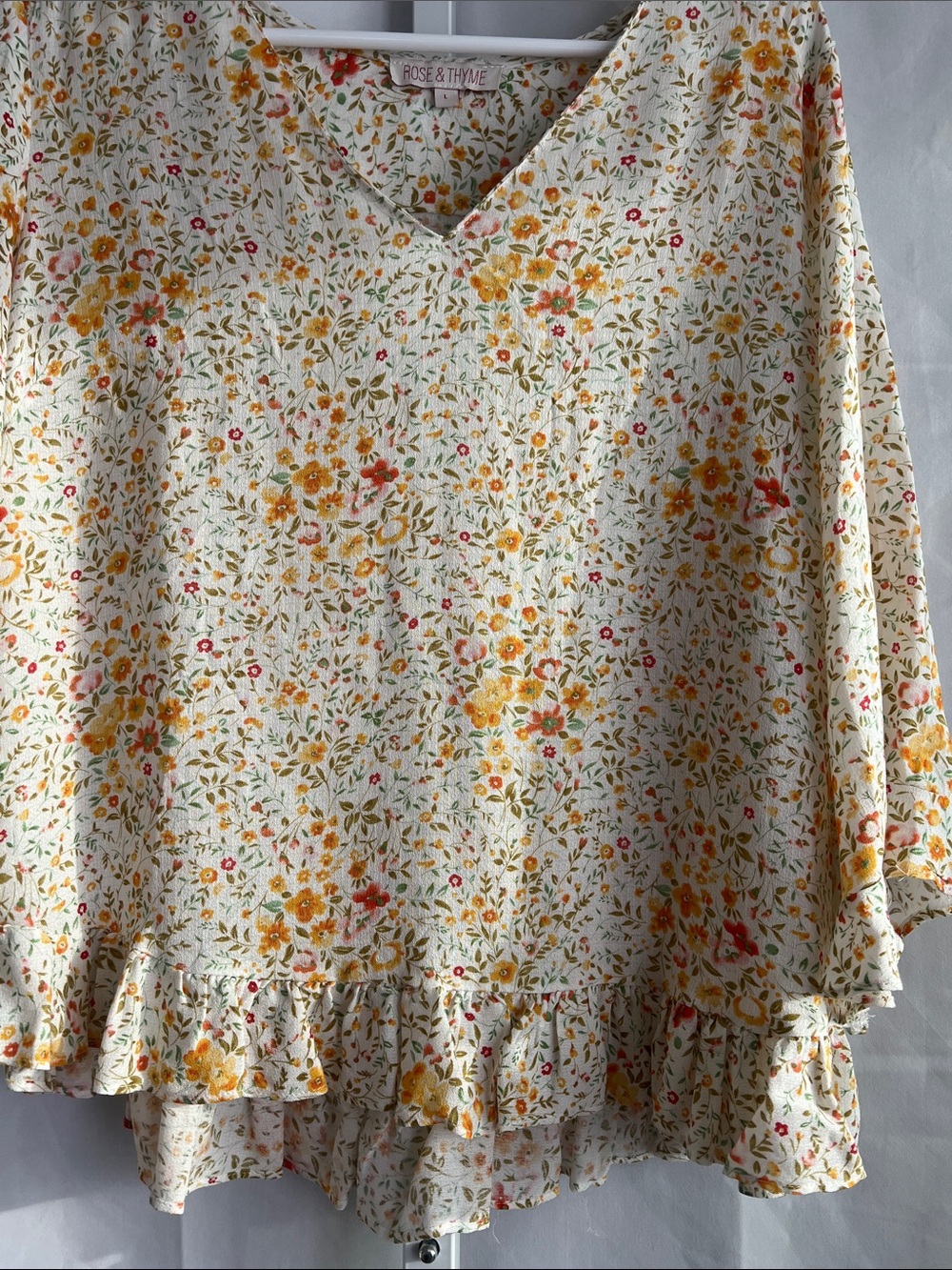 Rose & Thme Cream Floral V-Neck Ruffle Hem Blouse - Picture 3 of 16
